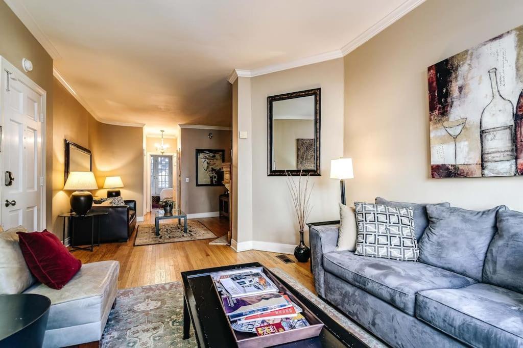 Brownstone In Gold Coast Apartment Chicago Exterior photo